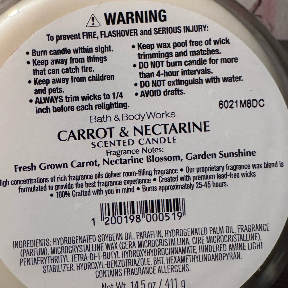 Carrot And Nectarine Candle - Picture 3 of 3